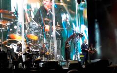 В Баку потрясающий концерт Валерия Меладзе начался с мелодии "Азербайджан" (ВИДЕО, ФОТО)