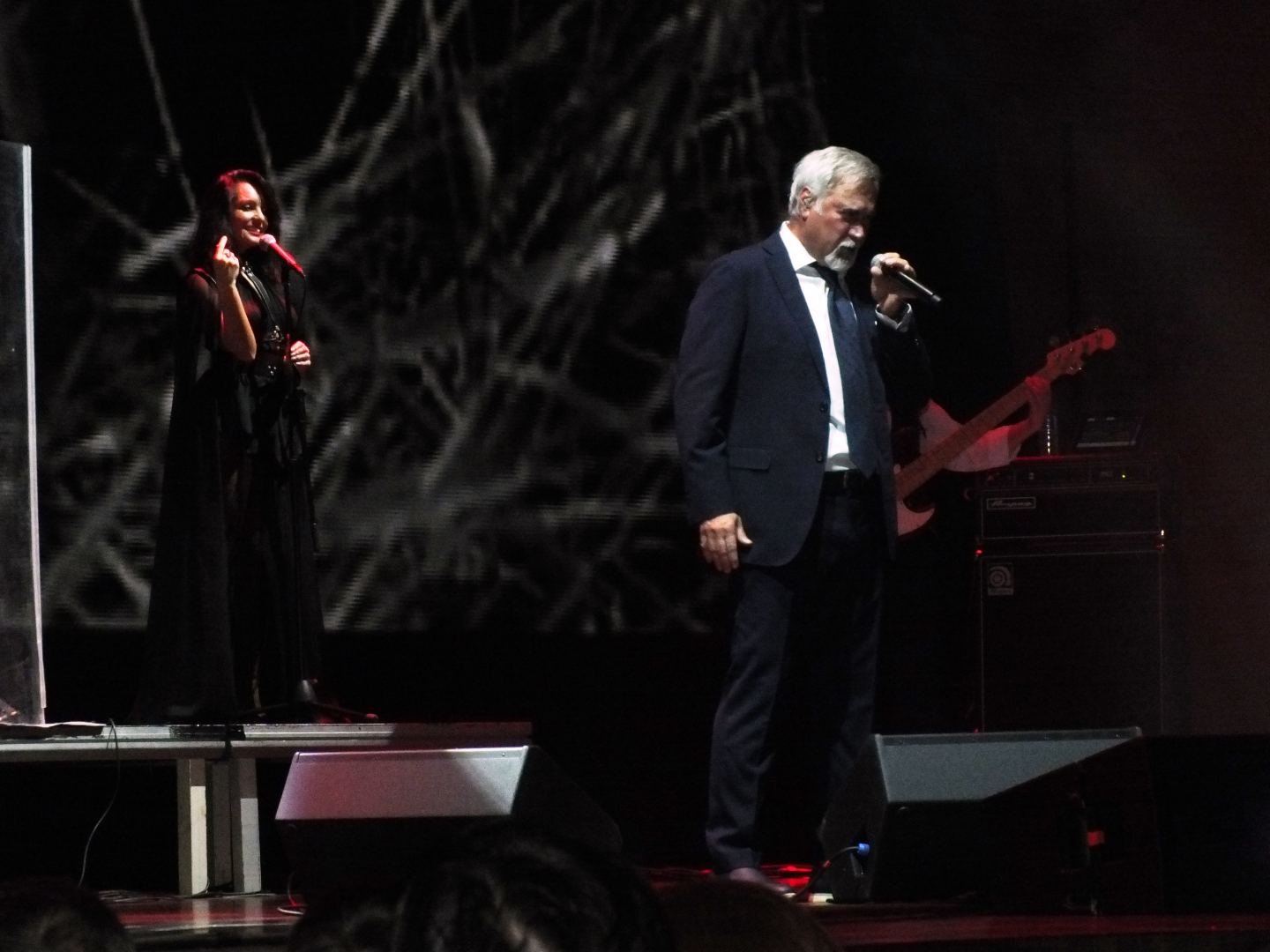 В Баку потрясающий концерт Валерия Меладзе начался с мелодии "Азербайджан" (ВИДЕО, ФОТО)