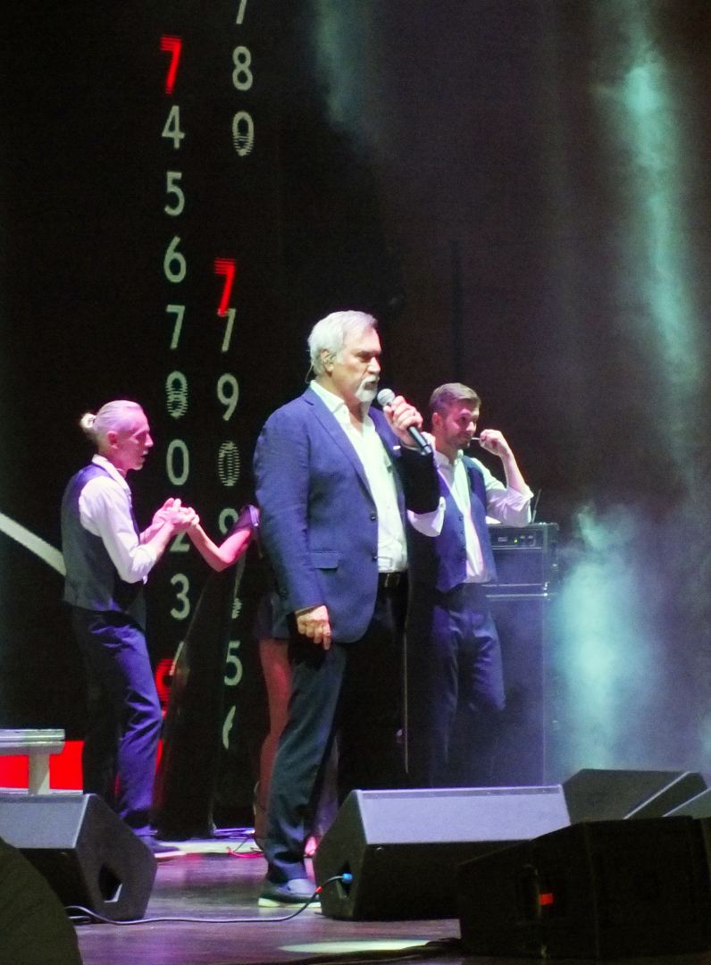 В Баку потрясающий концерт Валерия Меладзе начался с мелодии "Азербайджан" (ВИДЕО, ФОТО)