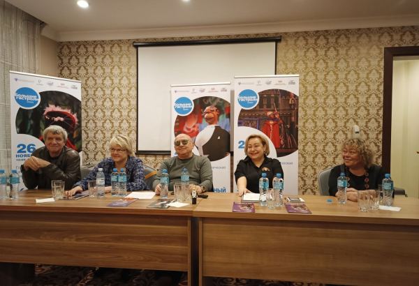 Как вдохнуть жизнь в куклу – высший пилотаж в Баку, или Самый чистый город среди многих столиц мира (ФОТО)