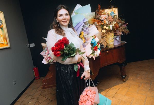 Праздник жизни в красках Нармины Наджафовой (ФОТО)