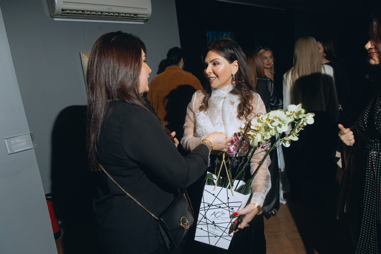 Праздник жизни в красках Нармины Наджафовой (ФОТО)