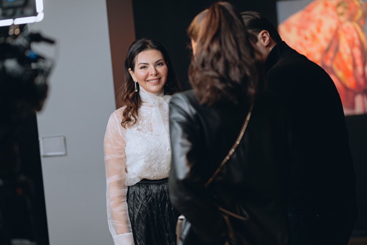 Праздник жизни в красках Нармины Наджафовой (ФОТО)