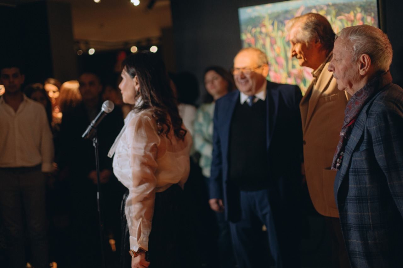 Праздник жизни в красках Нармины Наджафовой (ФОТО)