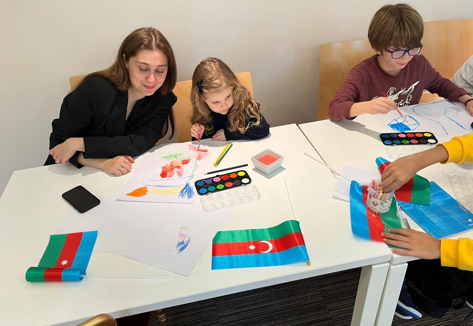 В Париже открылась азербайджанская воскресная школа "Натаван" (ФОТО)