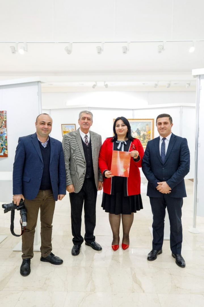 Состоялась презентация первой "Энциклопедии художников Нахчывана" (ФОТО)