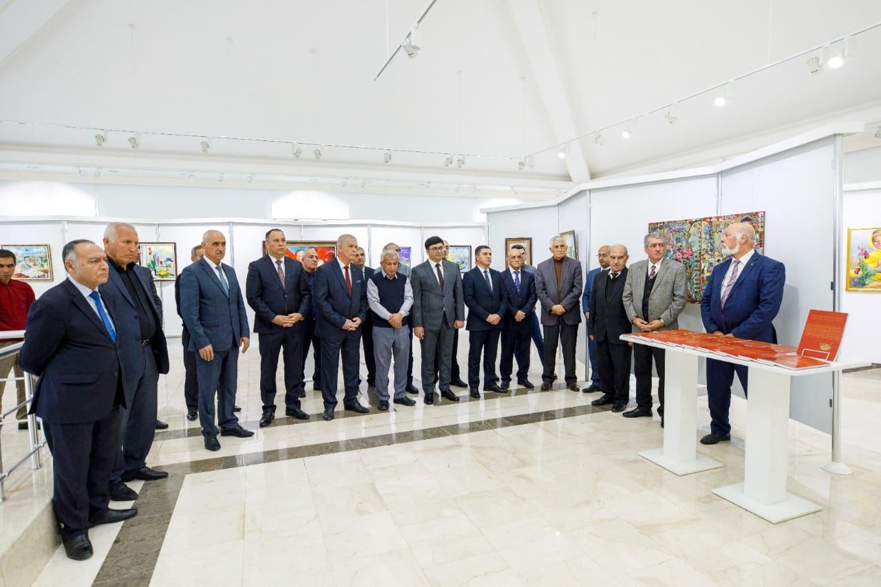 Состоялась презентация первой "Энциклопедии художников Нахчывана" (ФОТО)