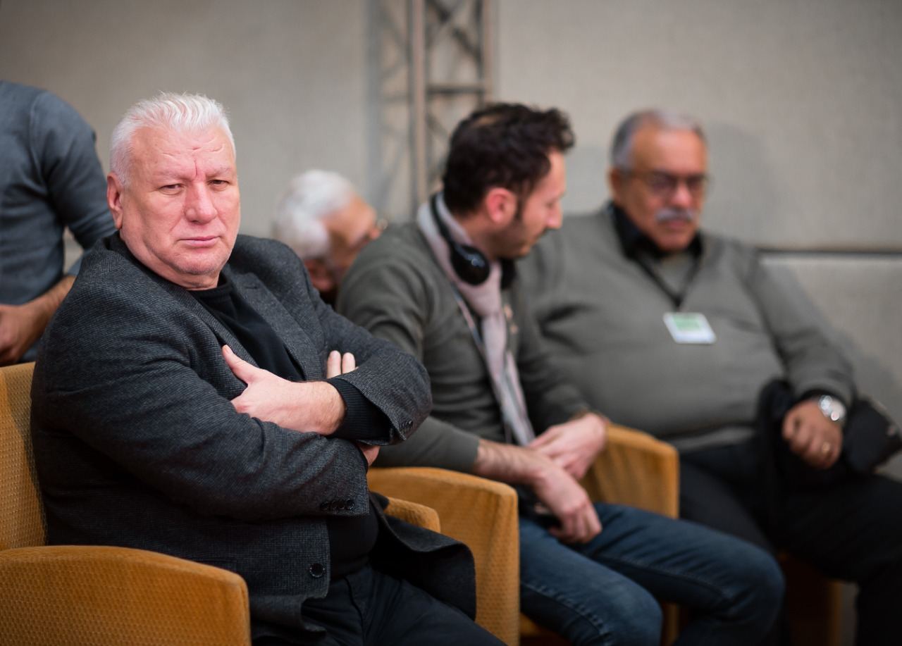 В Баку показали необычный чемодан … с бедами (ФОТО)