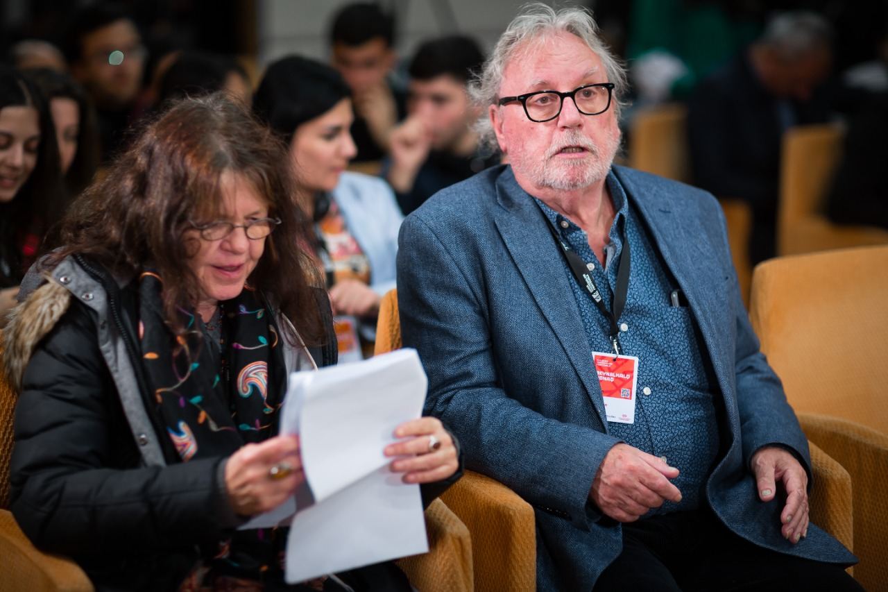 В Баку показали необычный чемодан … с бедами (ФОТО)