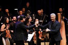 Музыкальный праздник  Алессандро Сафина в Баку -  "Luna tu", "Cиняя вечность"... (ВИДЕО, ФОТО)