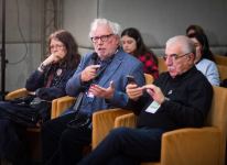 В Баку показали необычный чемодан … с бедами (ФОТО)