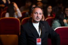 В Баку показали необычный чемодан … с бедами (ФОТО)