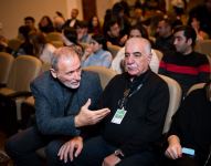 В Баку показали необычный чемодан … с бедами (ФОТО)