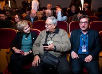 В Баку показали необычный чемодан … с бедами (ФОТО)