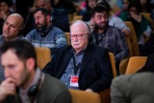 В Баку показали необычный чемодан … с бедами (ФОТО)