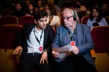 В Баку показали необычный чемодан … с бедами (ФОТО)