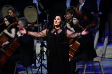 Внучка Шовкет Алекперовой – Шовкет исполняет "Шовкет". 100-летие легендарной певицы во Дворце Гейдара Алиева (ВИДЕО, ФОТО)