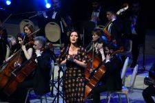 Внучка Шовкет Алекперовой – Шовкет исполняет "Шовкет". 100-летие легендарной певицы во Дворце Гейдара Алиева (ВИДЕО, ФОТО)