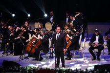 Внучка Шовкет Алекперовой – Шовкет исполняет "Шовкет". 100-летие легендарной певицы во Дворце Гейдара Алиева (ВИДЕО, ФОТО)