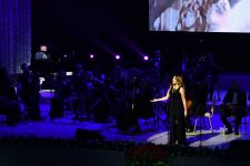 Внучка Шовкет Алекперовой – Шовкет исполняет "Шовкет". 100-летие легендарной певицы во Дворце Гейдара Алиева (ВИДЕО, ФОТО)