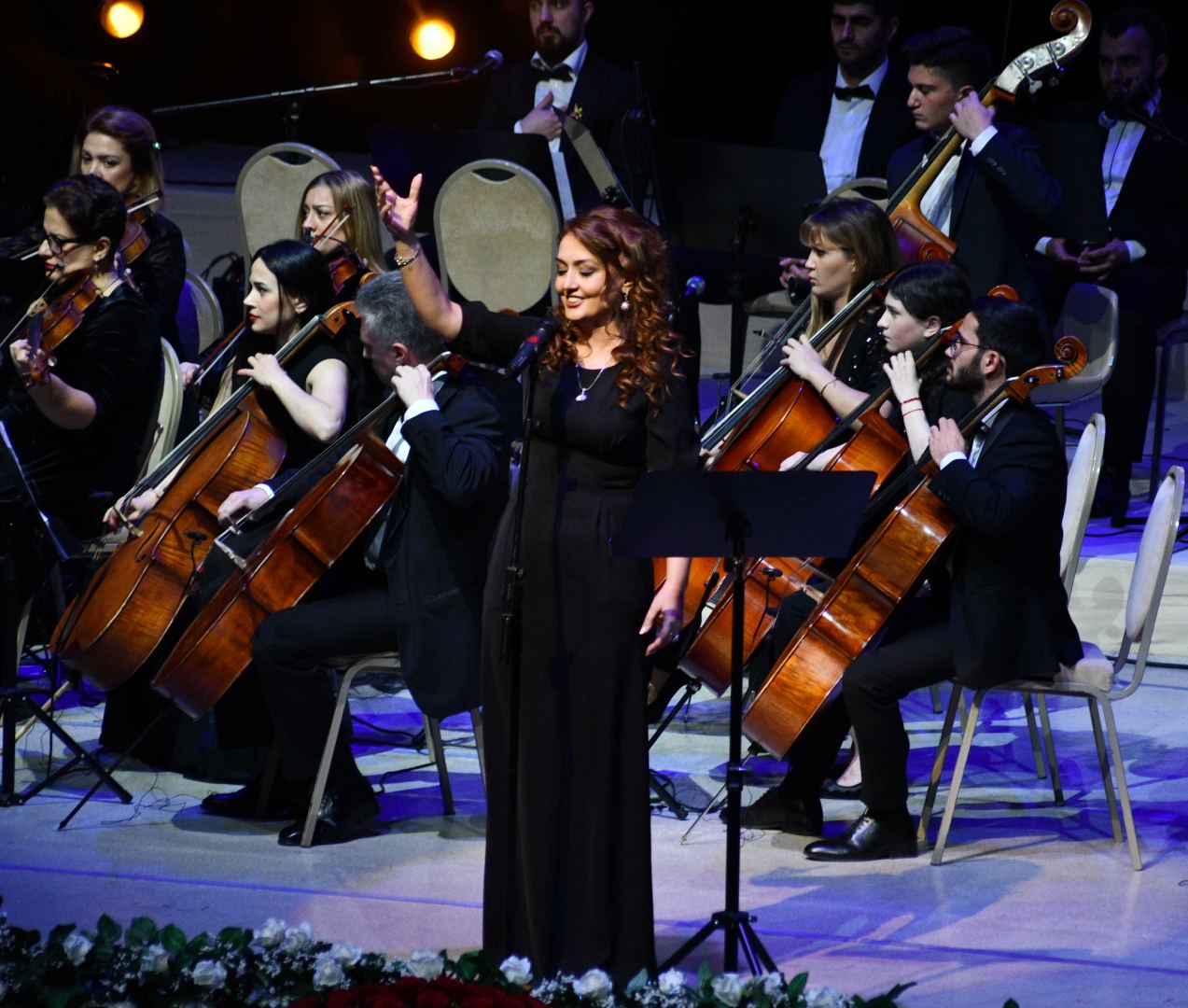 Внучка Шовкет Алекперовой – Шовкет исполняет "Шовкет". 100-летие легендарной певицы во Дворце Гейдара Алиева (ВИДЕО, ФОТО)