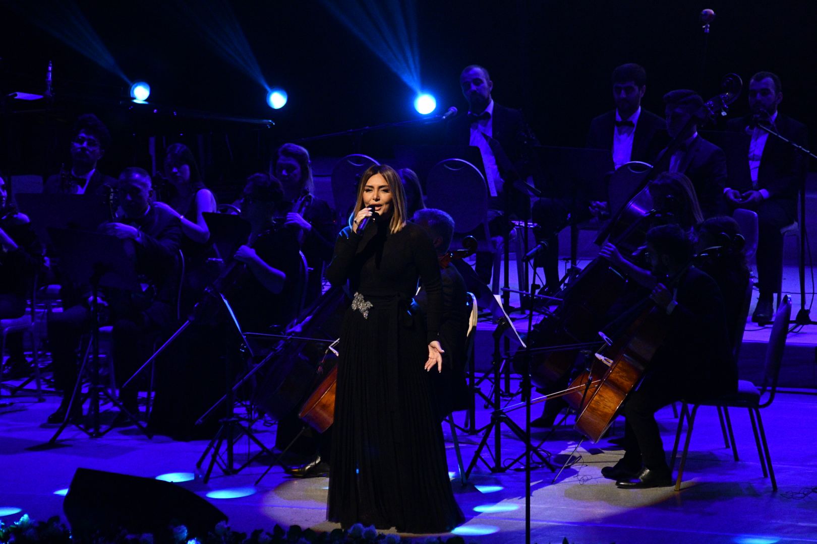 Внучка Шовкет Алекперовой – Шовкет исполняет "Шовкет". 100-летие легендарной певицы во Дворце Гейдара Алиева (ВИДЕО, ФОТО)