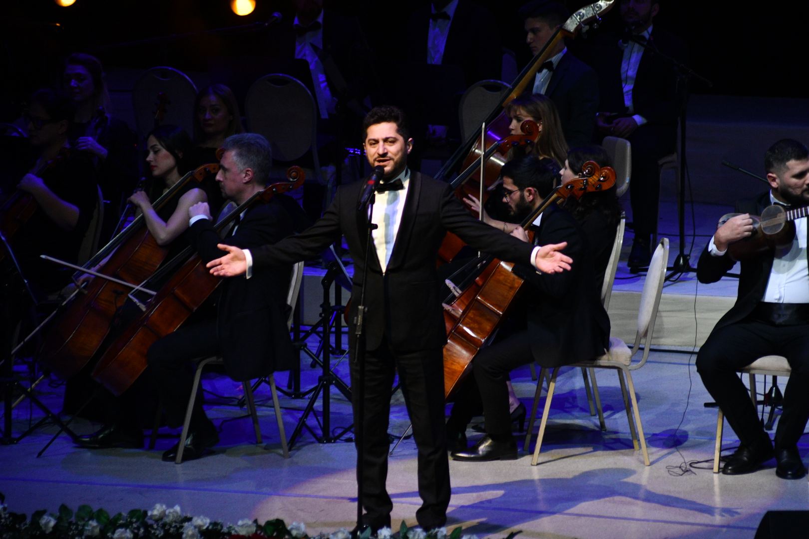 Внучка Шовкет Алекперовой – Шовкет исполняет "Шовкет". 100-летие легендарной певицы во Дворце Гейдара Алиева (ВИДЕО, ФОТО)