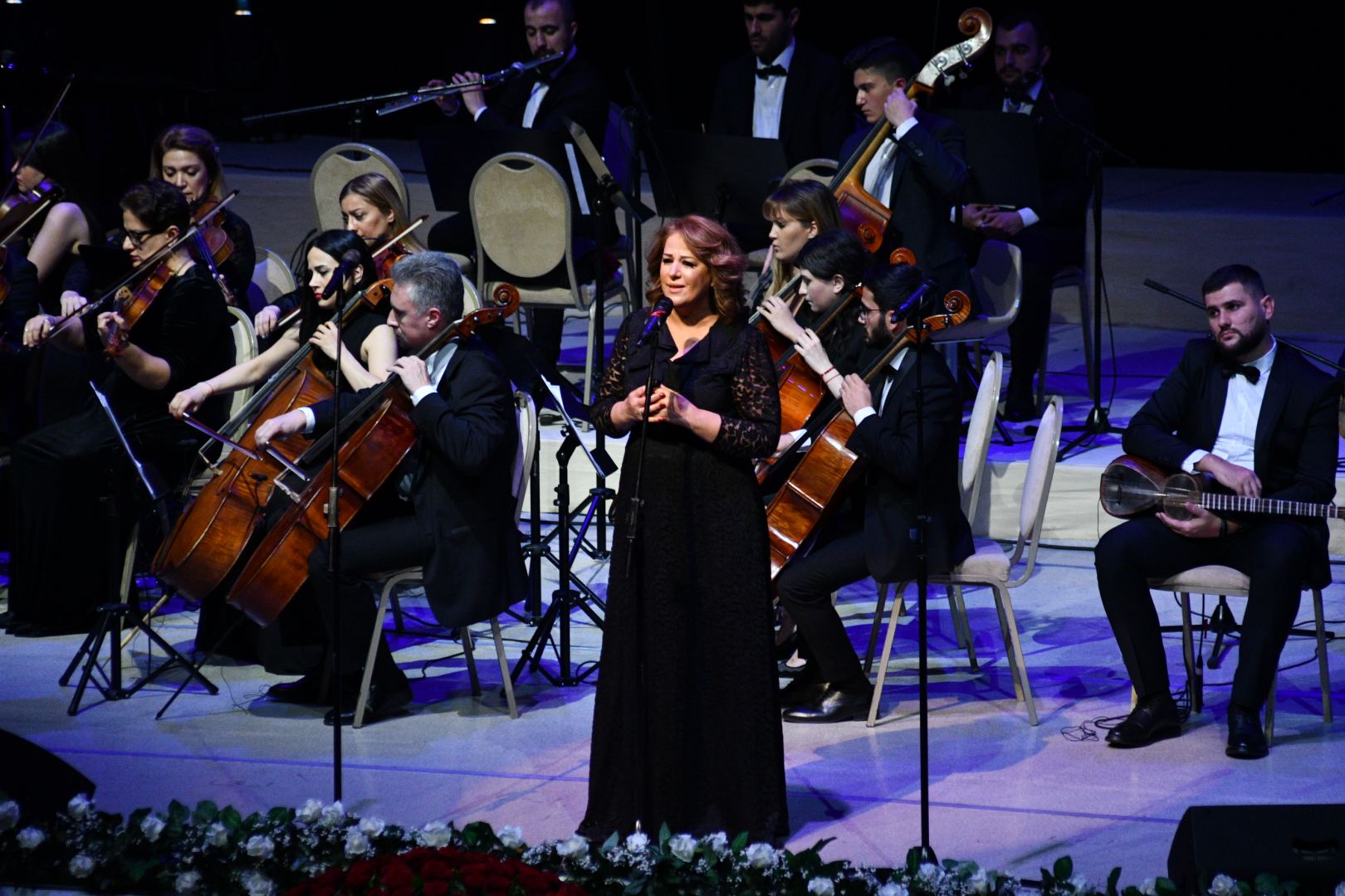 Внучка Шовкет Алекперовой – Шовкет исполняет "Шовкет". 100-летие легендарной певицы во Дворце Гейдара Алиева (ВИДЕО, ФОТО)