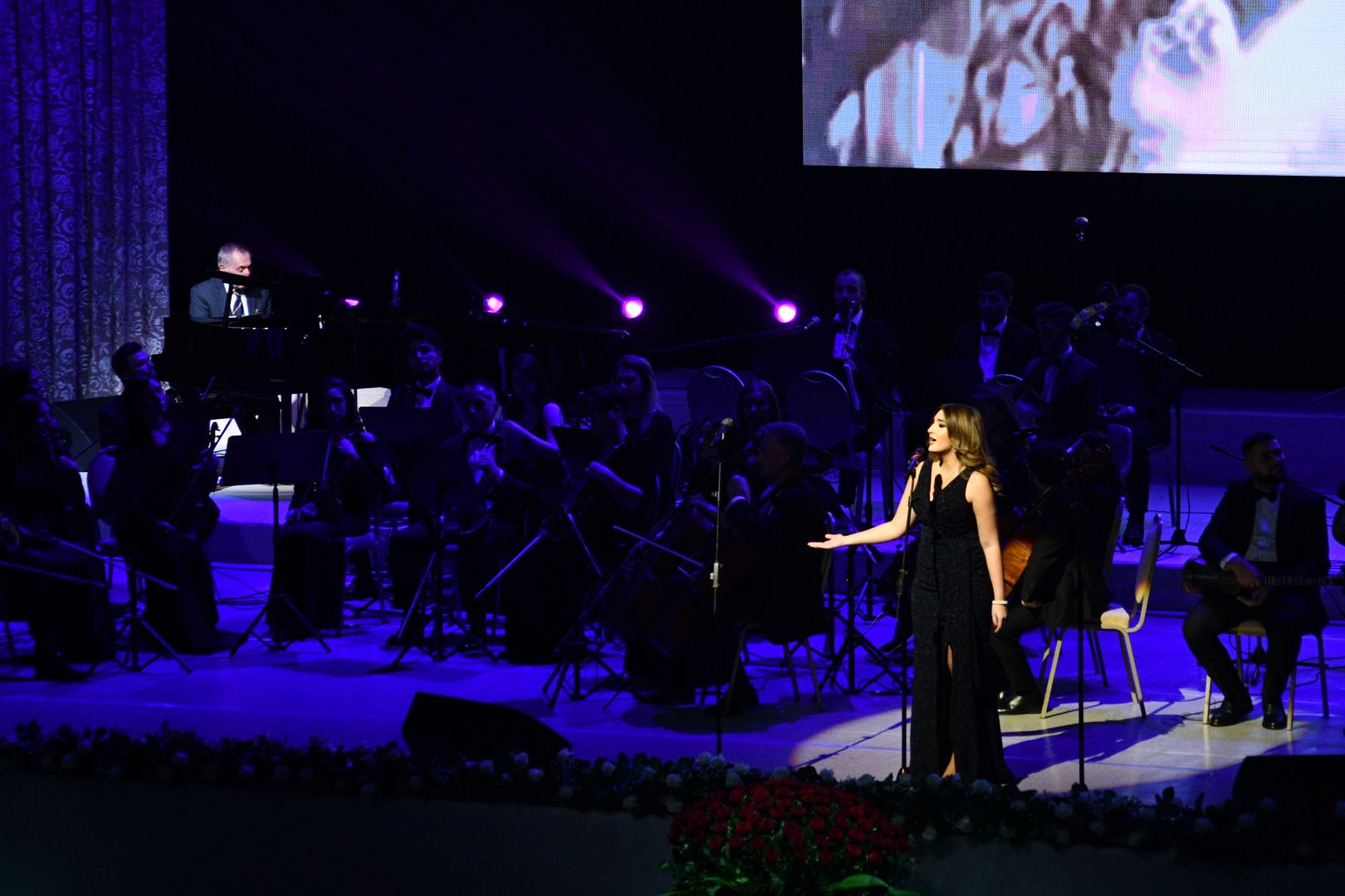 Внучка Шовкет Алекперовой – Шовкет исполняет "Шовкет". 100-летие легендарной певицы во Дворце Гейдара Алиева (ВИДЕО, ФОТО)