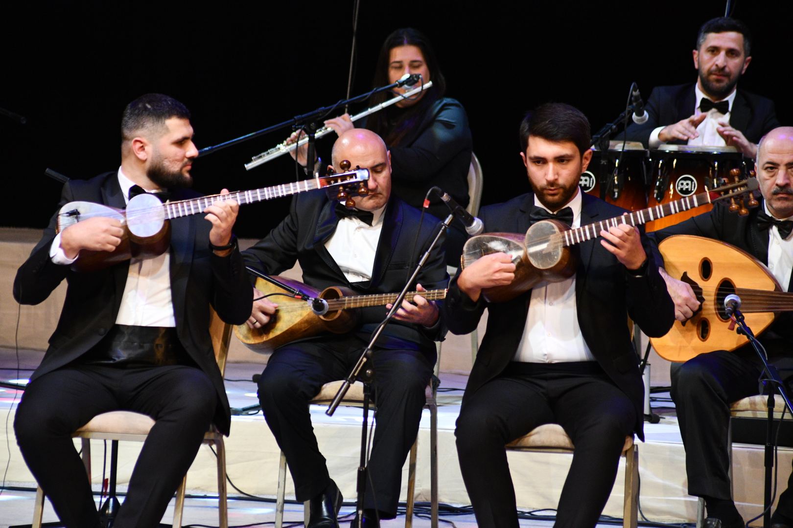 Внучка Шовкет Алекперовой – Шовкет исполняет "Шовкет". 100-летие легендарной певицы во Дворце Гейдара Алиева (ВИДЕО, ФОТО)