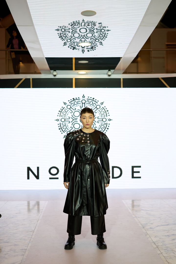 Azerbaijan Fashion Week 2022 – от одеяний кочевников и элегантных хиджабов до волшебной птицы Хумо (ФОТО)