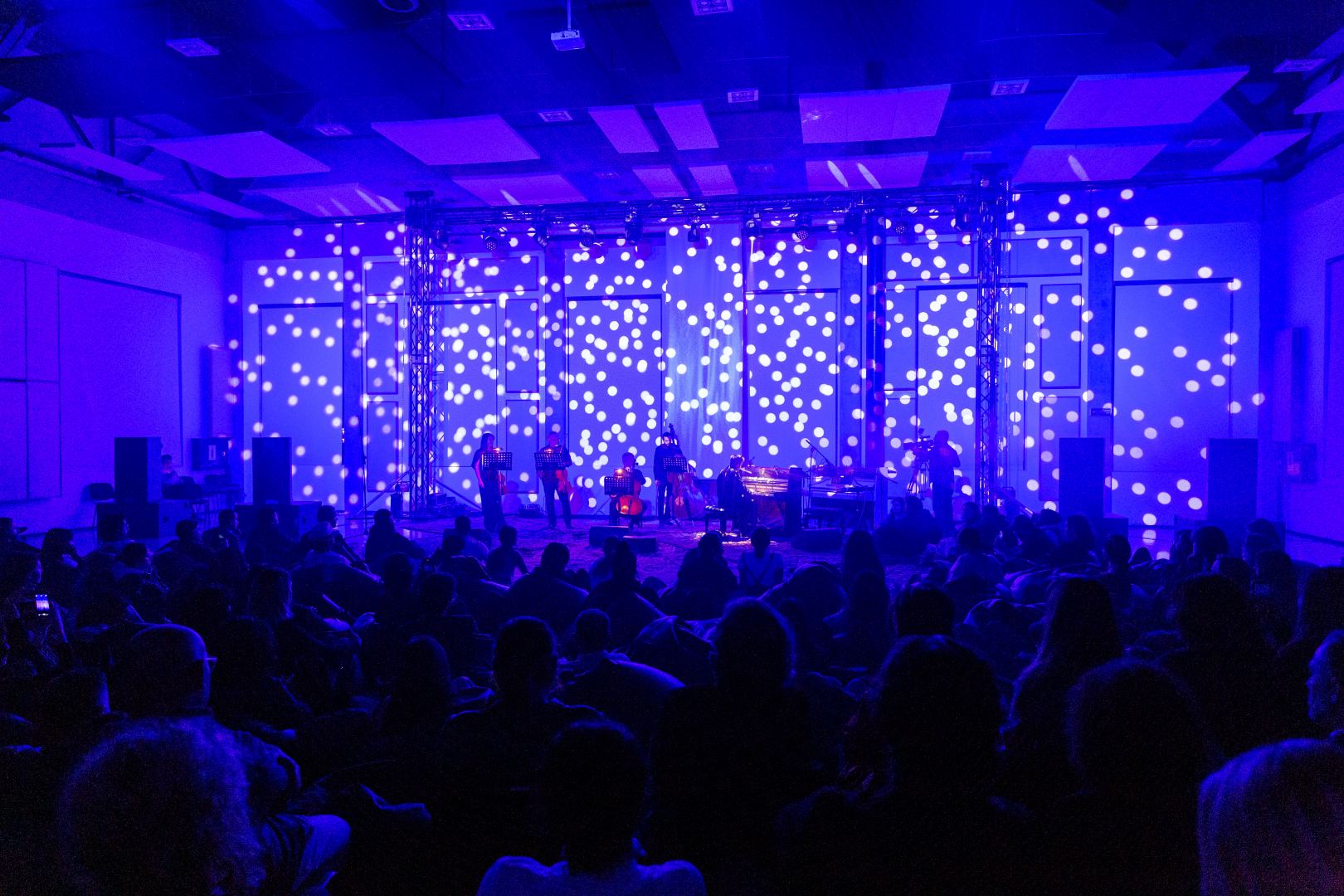 Пространство Современного Искусства YARAT представило выставочный проект "МЕТАКОД" (ФОТО)