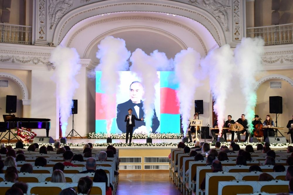 В Филармонии прошел концерт, посвященный памяти великого лидера Гейдара Алиева (ФОТО)