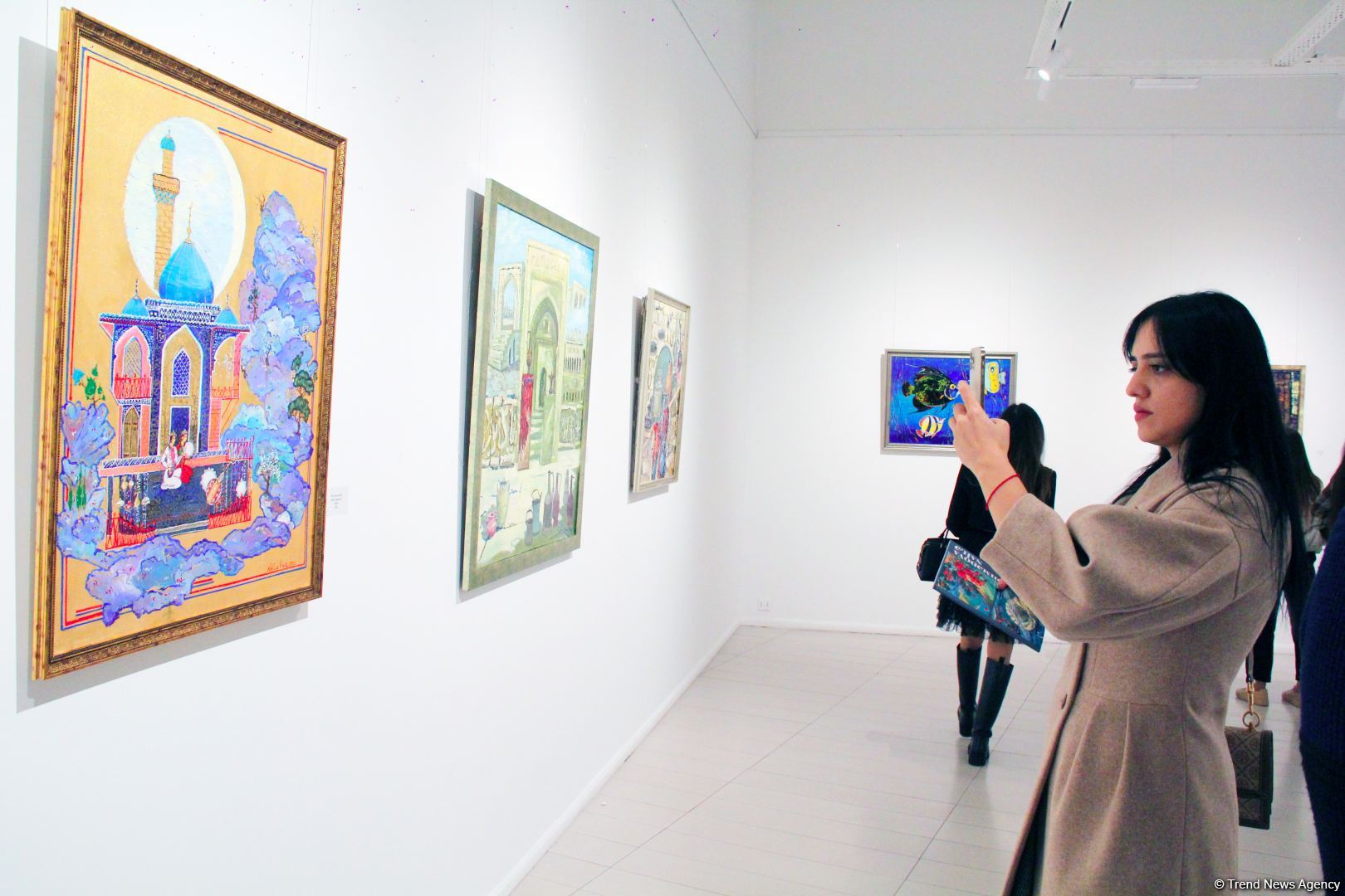 Юбилей с 65-ю цветами палитры! Душа, настроение и характер красочных произведений Наили Ахмедовой (ФОТО)