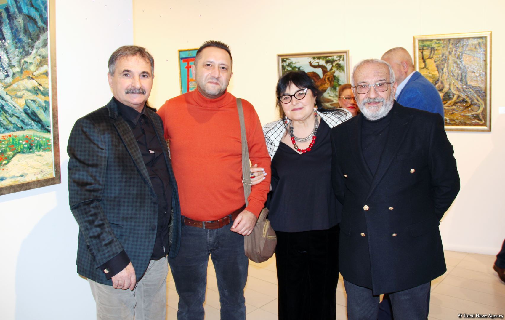 Юбилей с 65-ю цветами палитры! Душа, настроение и характер красочных произведений Наили Ахмедовой (ФОТО)