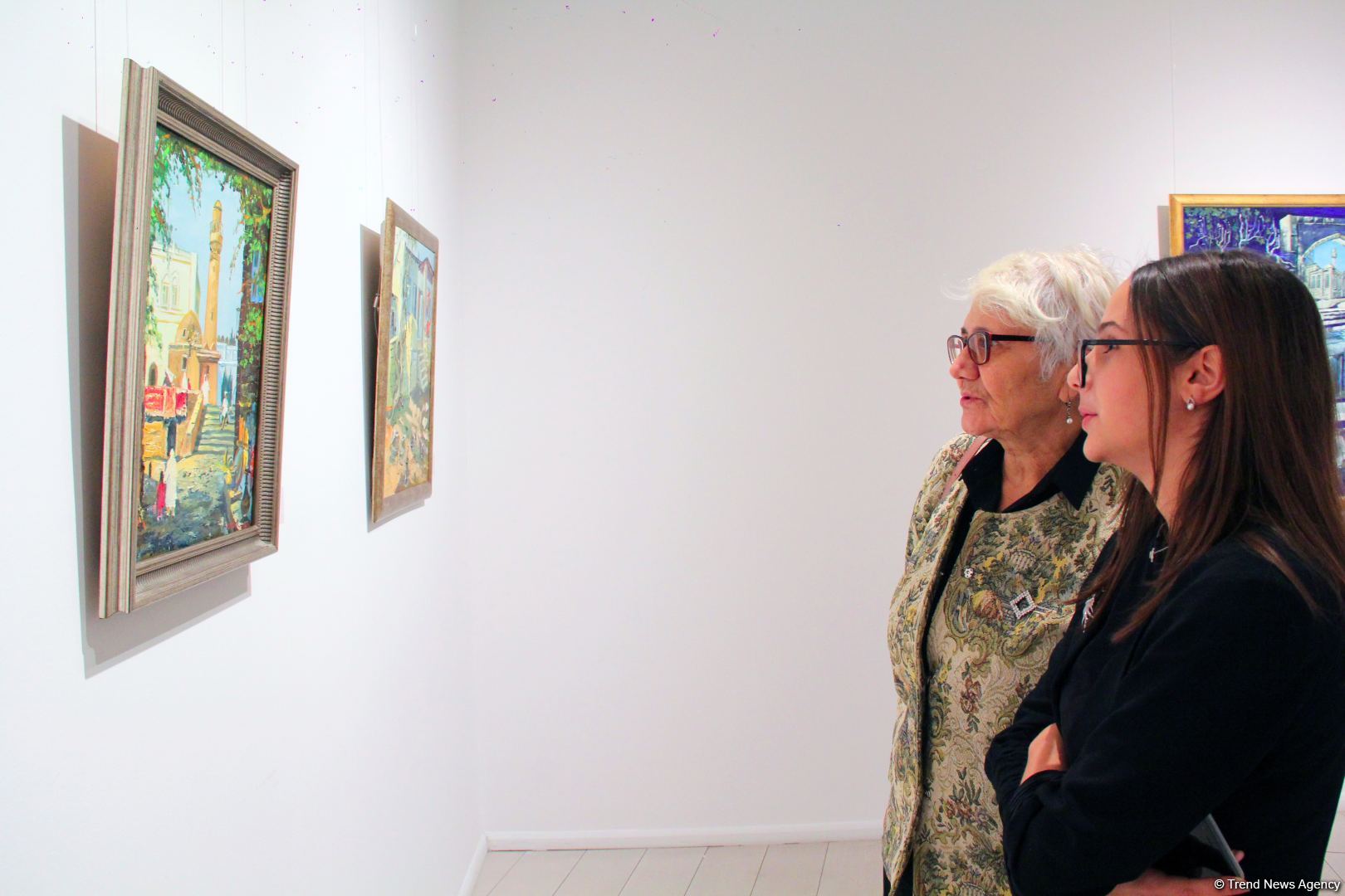 Юбилей с 65-ю цветами палитры! Душа, настроение и характер красочных произведений Наили Ахмедовой (ФОТО)