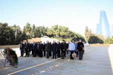 По случаю 50-летия Дворца Гейдара Алиева коллектив культурного учреждения почтил память великого лидера Гейдара Алиева (ФОТО)