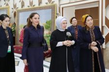 Первый вице-президент Мехрибан Алиева ознакомилась с выставками произведений изобразительного и декоративного искусства в городе Туркменбаши (ФОТО/ВИДЕО)