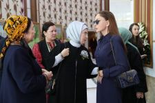 Первый вице-президент Мехрибан Алиева ознакомилась с выставками произведений изобразительного и декоративного искусства в городе Туркменбаши (ФОТО/ВИДЕО)