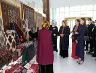Первый вице-президент Мехрибан Алиева ознакомилась с выставками произведений изобразительного и декоративного искусства в городе Туркменбаши (ФОТО/ВИДЕО)