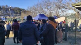 Протестующих азербайджанцев в зоне временной ответственности миротворцев становится все больше (ФОТО)