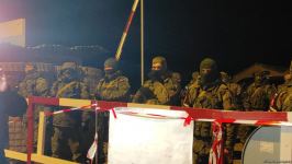 Участники акции протеста и миротворцы вместе смотрят футбольный матч Франция-Марокко (ФОТО/ВИДЕО)