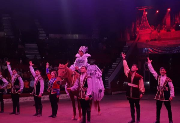 "Королевство зеркал" - время чудес в Бакинском цирке (ФОТО/ВИДЕО)