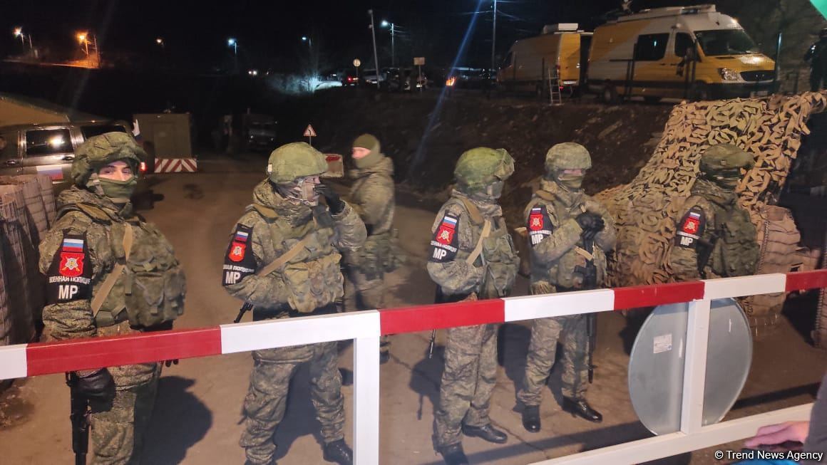 Участники акции протеста и миротворцы вместе посмотрели футбольный матч Хорватия-Марокко (ФОТО/ВИДЕО)