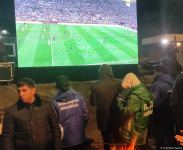 Участники акции протеста и миротворцы вместе посмотрели футбольный матч Аргентина-Франция  (ФОТО/ВИДЕО)