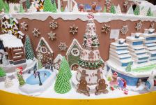 Состоялось официальное открытие NARGIS CITY -  инсталляция c более 100 кг пряничного теста (ВИДЕО, ФОТО)