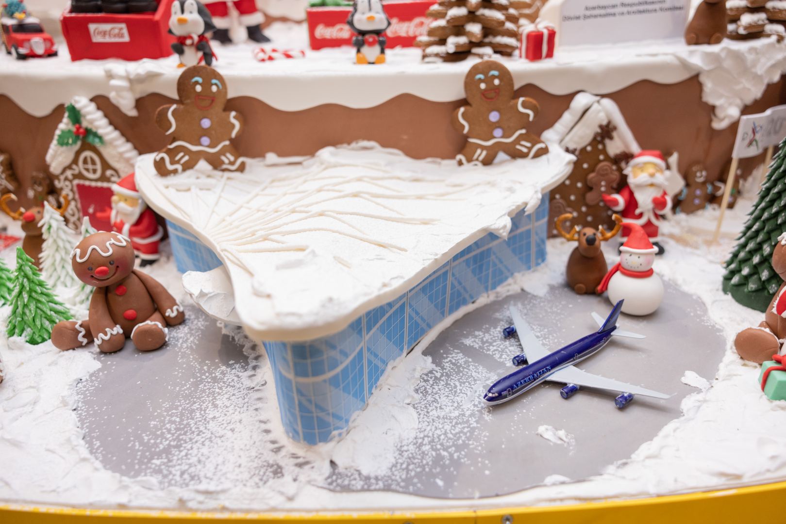 Состоялось официальное открытие NARGIS CITY -  инсталляция c более 100 кг пряничного теста (ВИДЕО, ФОТО)