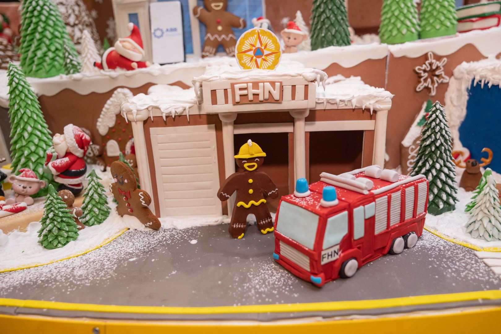 Состоялось официальное открытие NARGIS CITY -  инсталляция c более 100 кг пряничного теста (ВИДЕО, ФОТО)