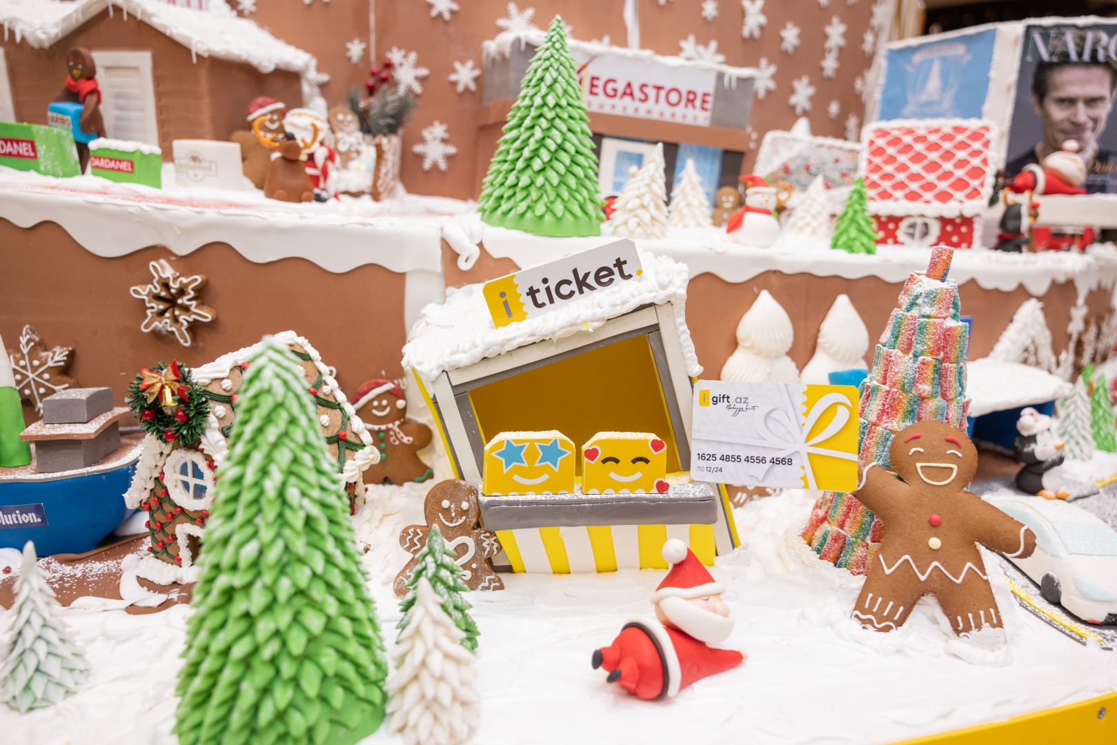 Состоялось официальное открытие NARGIS CITY -  инсталляция c более 100 кг пряничного теста (ВИДЕО, ФОТО)