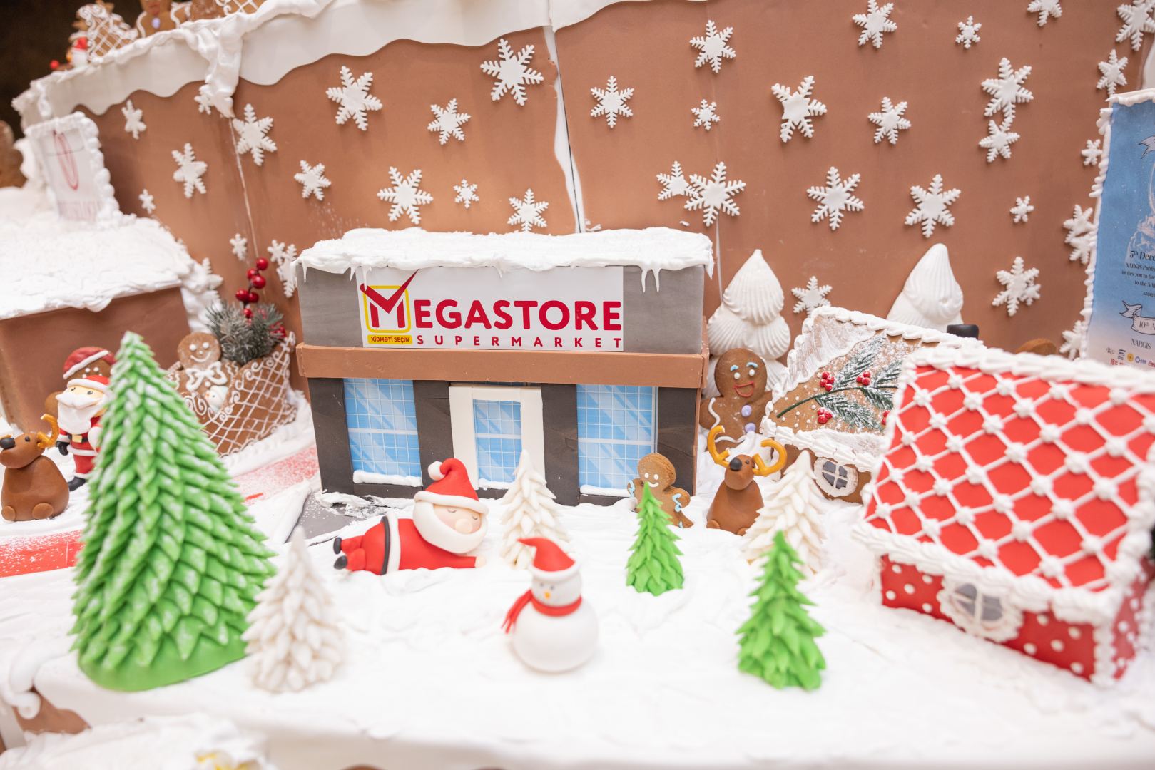 Состоялось официальное открытие NARGIS CITY -  инсталляция c более 100 кг пряничного теста (ВИДЕО, ФОТО)